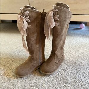 Joyfolie toddler Lacey boot size 6